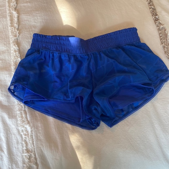 Lululemon shorts 8 - Picture 1 of 4